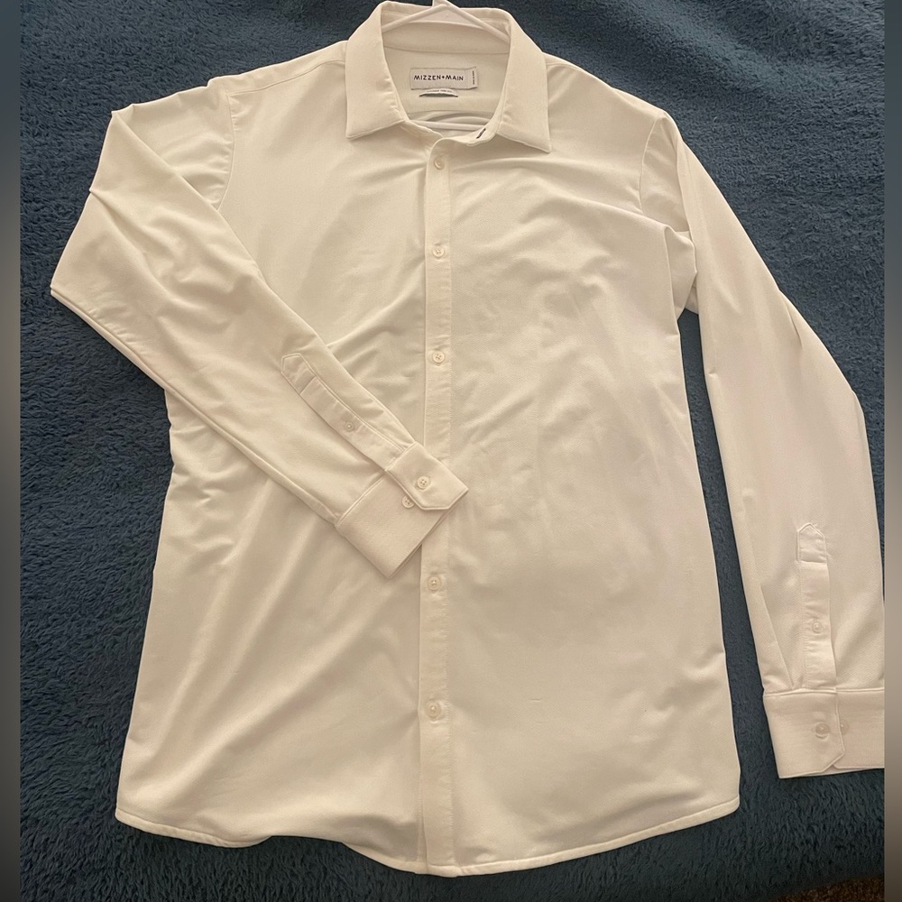 Mizzen and Main all white dress shirt.